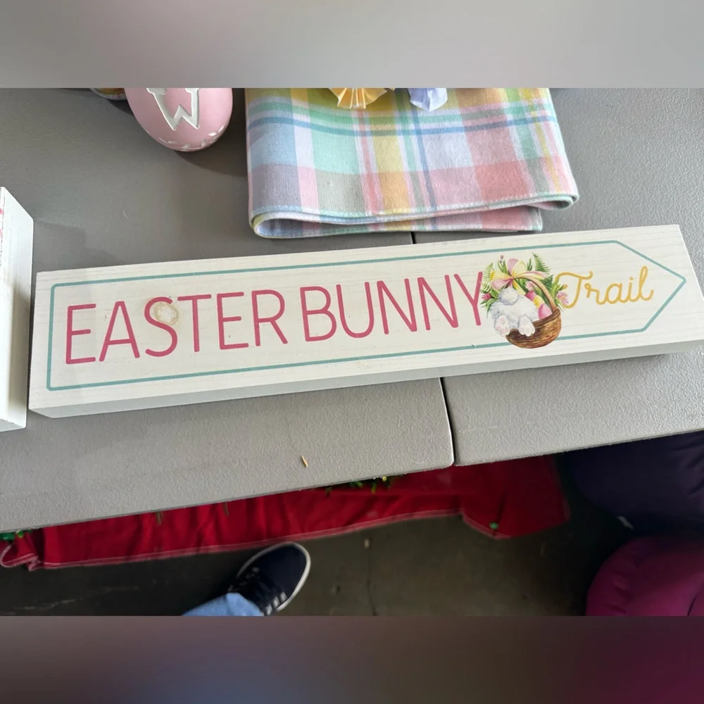 Easter Bunny Trail Sign and Decor Set